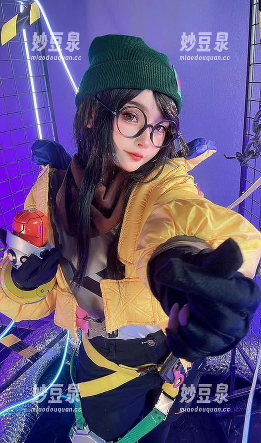 与Sayo Momo一同畅游蝴蝶忍全集：感受写真作品的深邃美感.txt